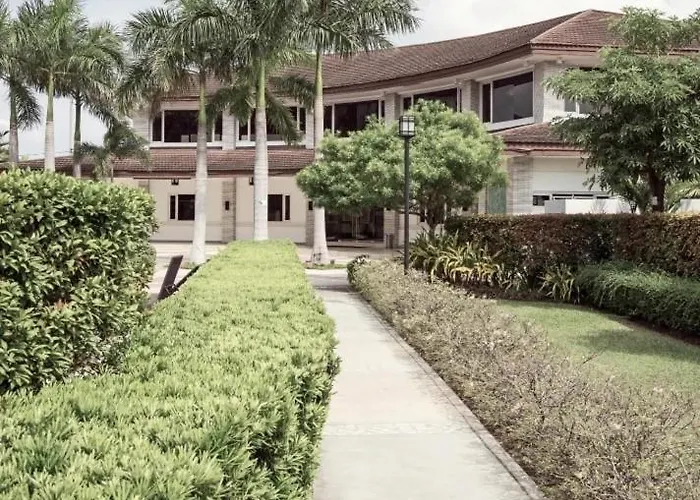 2br Cozy Unit Near International Airport Apartamento